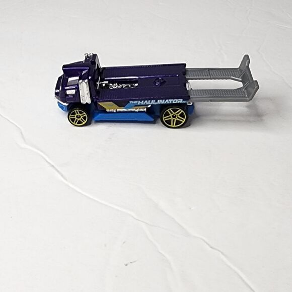 THE HAULINATOR / Hot Wheels 2014 Scale Diecast Model Truck #B42 - Picture 4 of 9